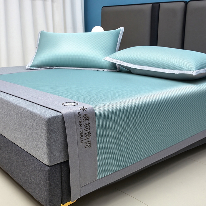 91家纺网 家纺一手货源 找家纺 铺尚美家纺 2026 新款A类复合加厚三明治抗菌碳光冰丝席子凉席三件套 抗菌碳光水丝席床单款-水绿