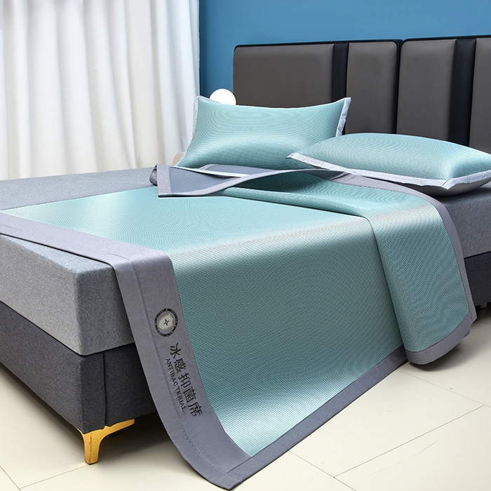 91家纺网 家纺一手货源 找家纺 铺尚美家纺 2026 新款A类复合加厚三明治抗菌碳光冰丝席子凉席三件套 抗菌碳光水丝席床单款-水绿