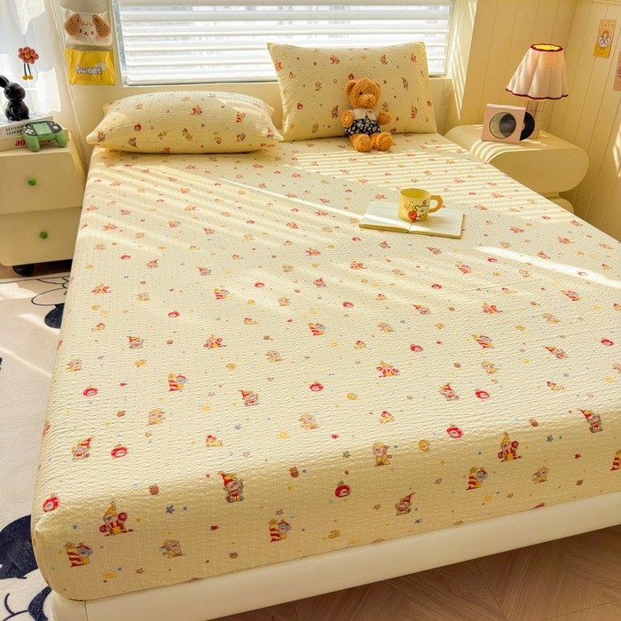 91家纺网 家纺一手货源 找家纺 梵朴 2026新款A类泡芙棉云感木棉邹邹纱双层纱床笠三件套 星星玩偶黄