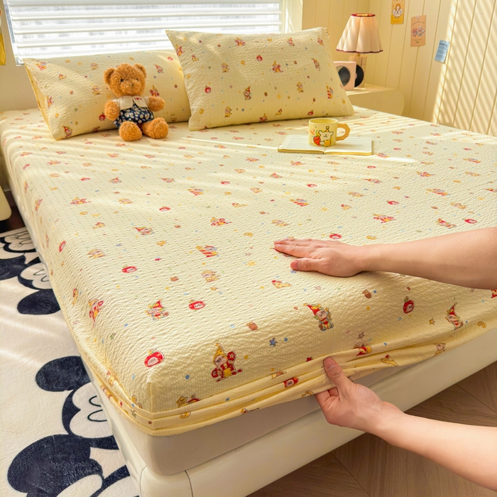 91家纺网 家纺一手货源 找家纺 梵朴 2026新款A类泡芙棉云感木棉邹邹纱双层纱床笠三件套 星星玩偶黄