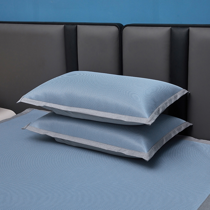 91家纺网 家纺一手货源 找家纺 铺尚美家纺 2026 新款A类复合加厚三明治抗菌碳光冰丝席子凉席三件套 抗菌碳光水丝席床单款-天蓝