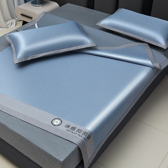91家纺网 家纺一手货源 找家纺 铺尚美家纺 2026 新款A类复合加厚三明治抗菌碳光冰丝席子凉席三件套 抗菌碳光水丝席床单款-天蓝