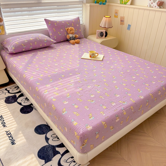 91家纺网 家纺一手货源 找家纺 梵朴 2026新款A类泡芙棉云感木棉邹邹纱双层纱床笠三件套 星星玩偶紫