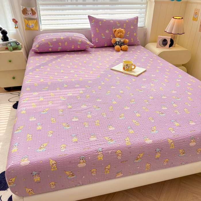 91家纺网 家纺一手货源 找家纺 梵朴 2026新款A类泡芙棉云感木棉邹邹纱双层纱床笠三件套 星星玩偶紫