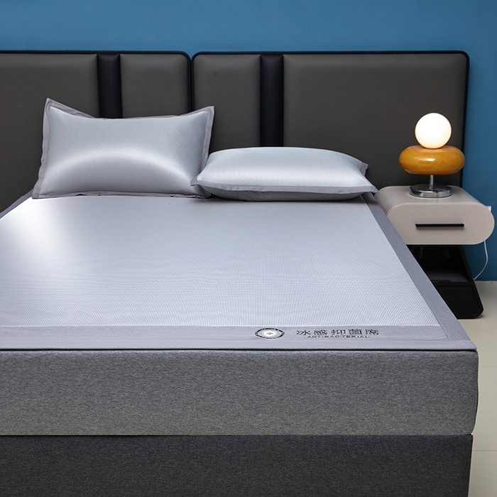 91家纺网 家纺一手货源 找家纺 铺尚美家纺 2026 新款A类复合加厚三明治抗菌碳光冰丝席子凉席三件套 抗菌碳光水丝席床单款-绅士灰