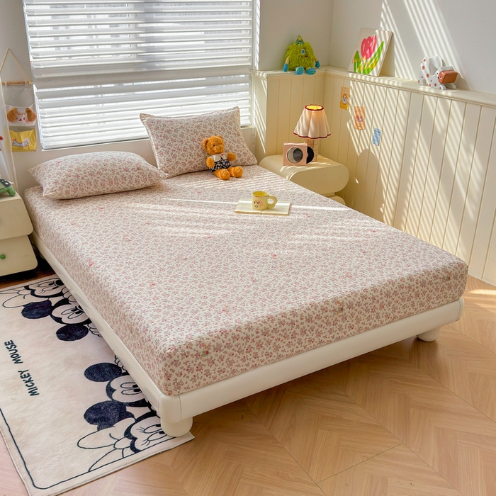 91家纺网 家纺一手货源 找家纺 梵朴 2026新款A类泡芙棉云感木棉邹邹纱双层纱床笠三件套 紫花免