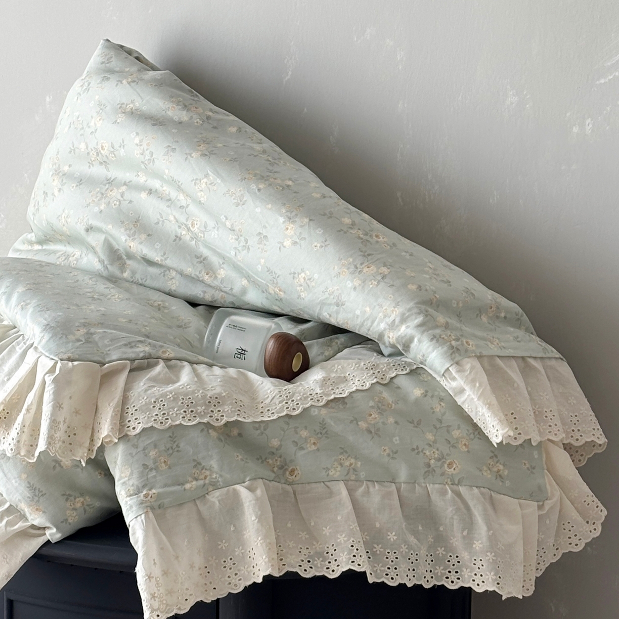 91家纺网 家纺一手货源 找家纺 满座家居 2026新款法式纯棉花边全棉床盖四件套小碎花田园风 幻境