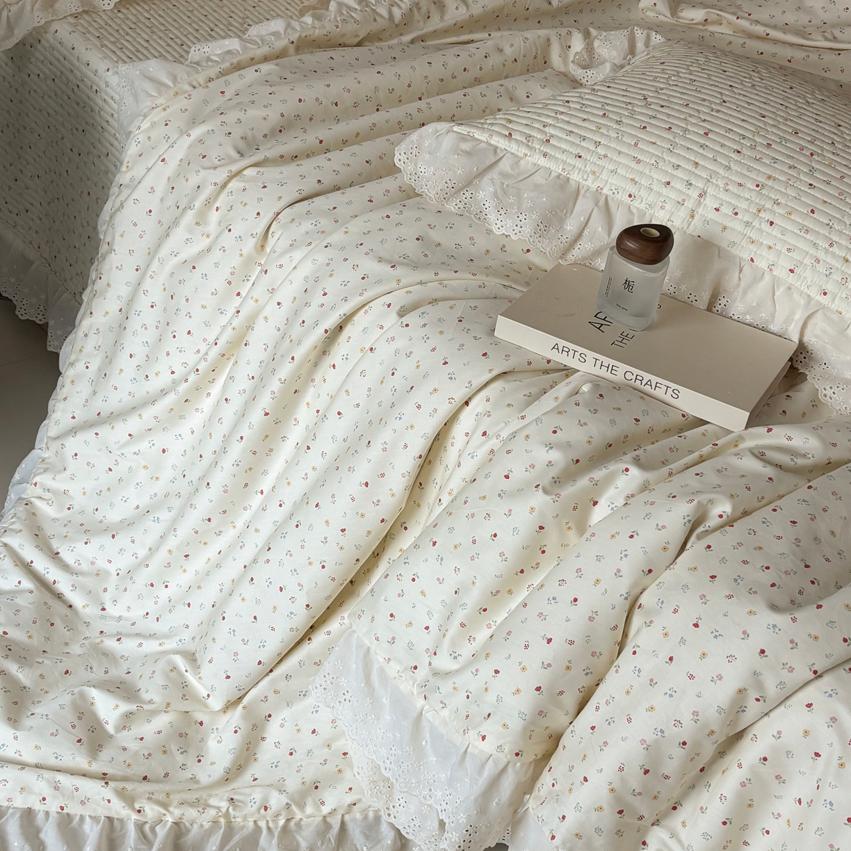 91家纺网 家纺一手货源 找家纺 满座家居 2026新款法式纯棉花边全棉床盖四件套小碎花田园风 洛可可