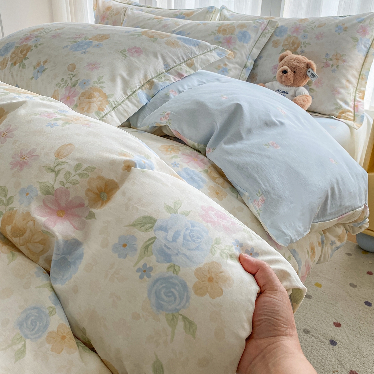 91家纺网 家纺一手货源 找家纺 钰锦铂2026新款直播爆款全棉四件套13070吊边床单一字绣印花纯棉三件套四件套 花萃清风-兰