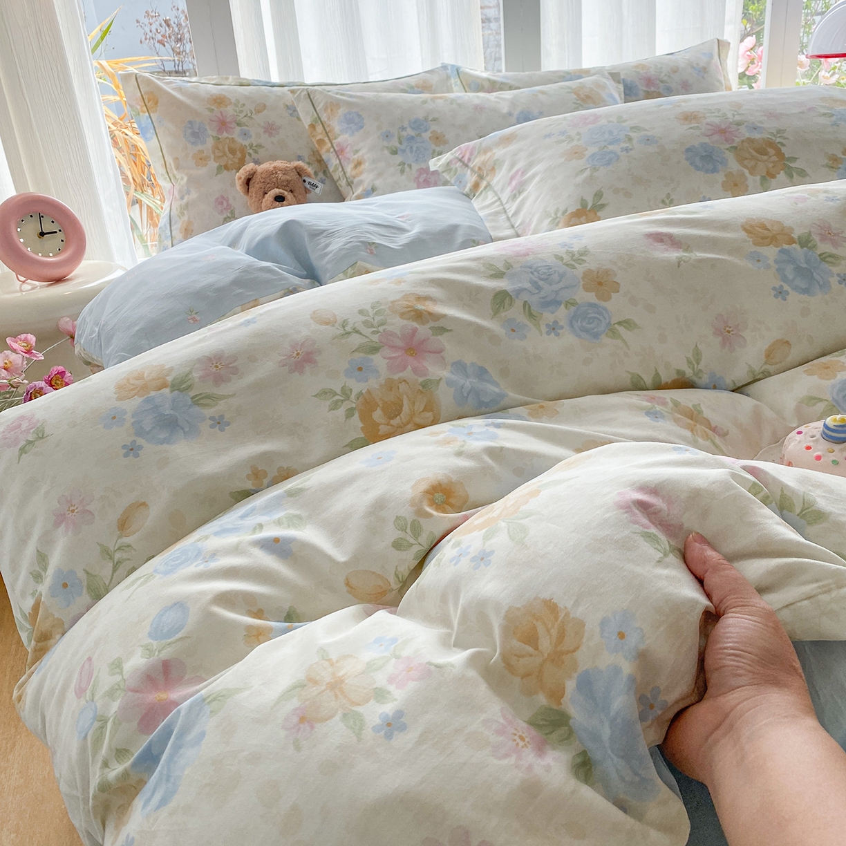 91家纺网 家纺一手货源 找家纺 钰锦铂2026新款直播爆款全棉四件套13070吊边床单一字绣印花纯棉三件套四件套 花萃清风-兰