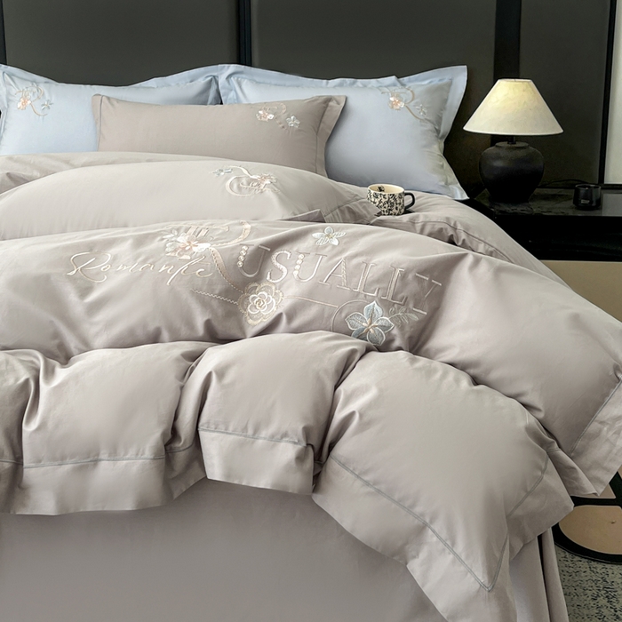 91家纺网 家纺一手货源 找家纺 AB家纺  2026年新款全棉绣花四件套—春妍 春妍-银灰