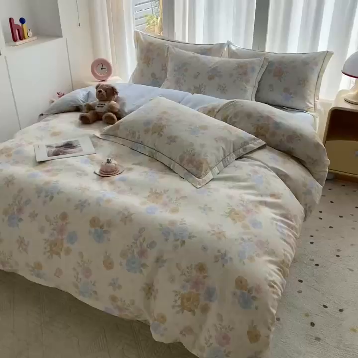 91家纺网 家纺一手货源 找家纺 钰锦铂2026新款直播爆款全棉四件套13070吊边床单一字绣印花纯棉三件套四件套 花萃清风-兰