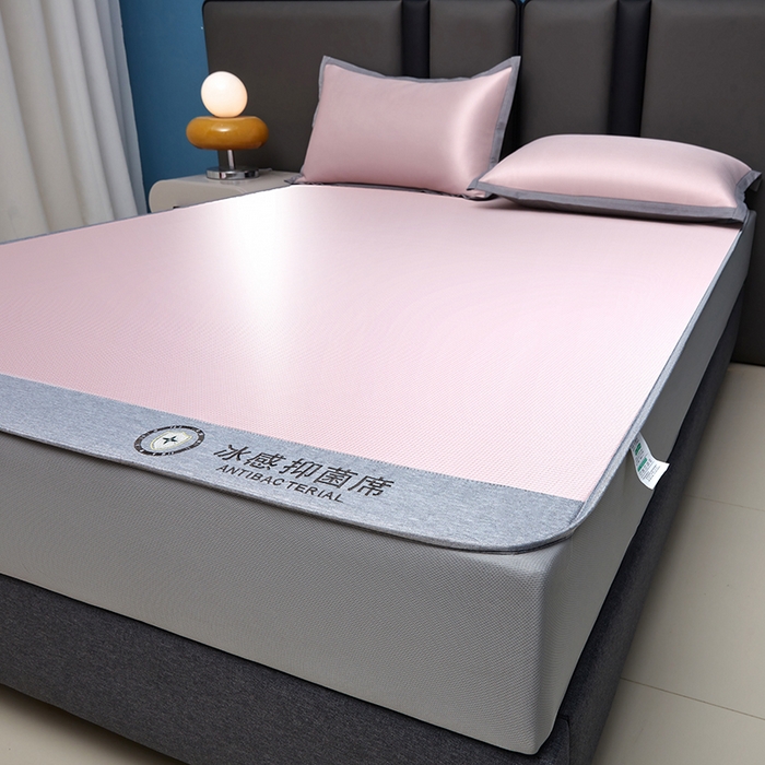 91家纺网 家纺一手货源 找家纺 铺尚美家纺 2026 新款A类复合加厚三明治抗菌碳光冰丝席子凉席三件套 抗菌碳光水丝席床笠款-樱花粉