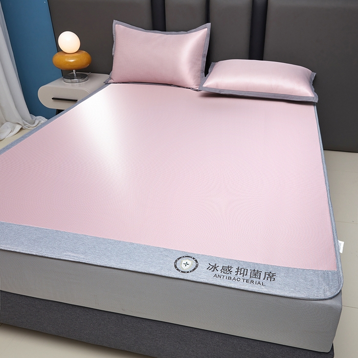 91家纺网 家纺一手货源 找家纺 铺尚美家纺 2026 新款A类复合加厚三明治抗菌碳光冰丝席子凉席三件套 抗菌碳光水丝席床笠款-樱花粉