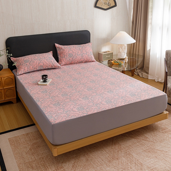 91家纺网 家纺一手货源 找家纺 悦然毛巾被 2026新款全棉三层纱加厚纱布枕套床笠三件套 欧韵粉