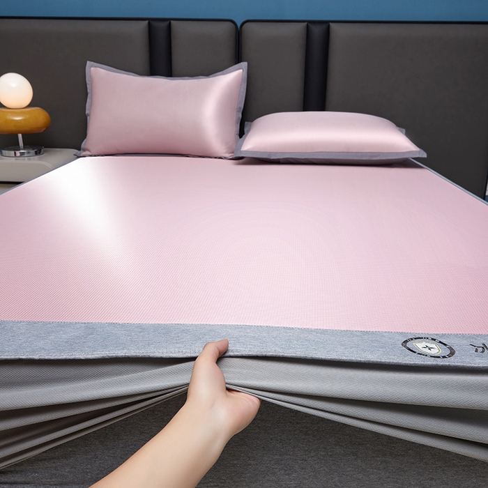 91家纺网 家纺一手货源 找家纺 铺尚美家纺 2026 新款A类复合加厚三明治抗菌碳光冰丝席子凉席三件套 抗菌碳光水丝席床笠款-樱花粉