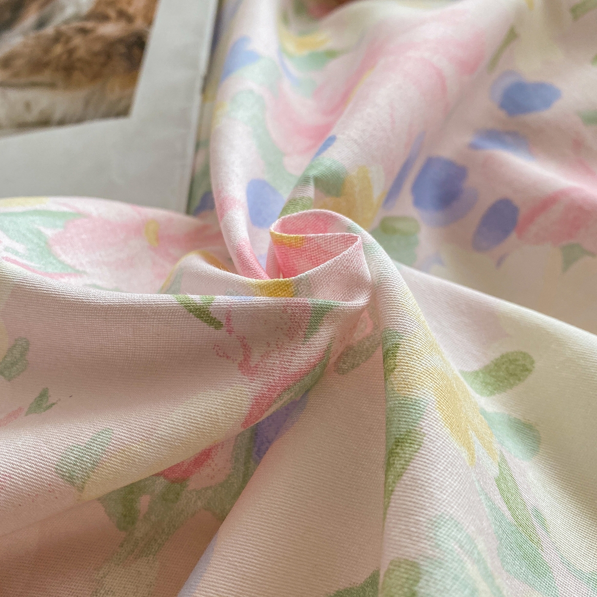 91家纺网 家纺一手货源 找家纺 钰锦铂2026新款直播爆款全棉四件套13070吊边床单一字绣印花纯棉三件套四件套 浣溪沙-粉