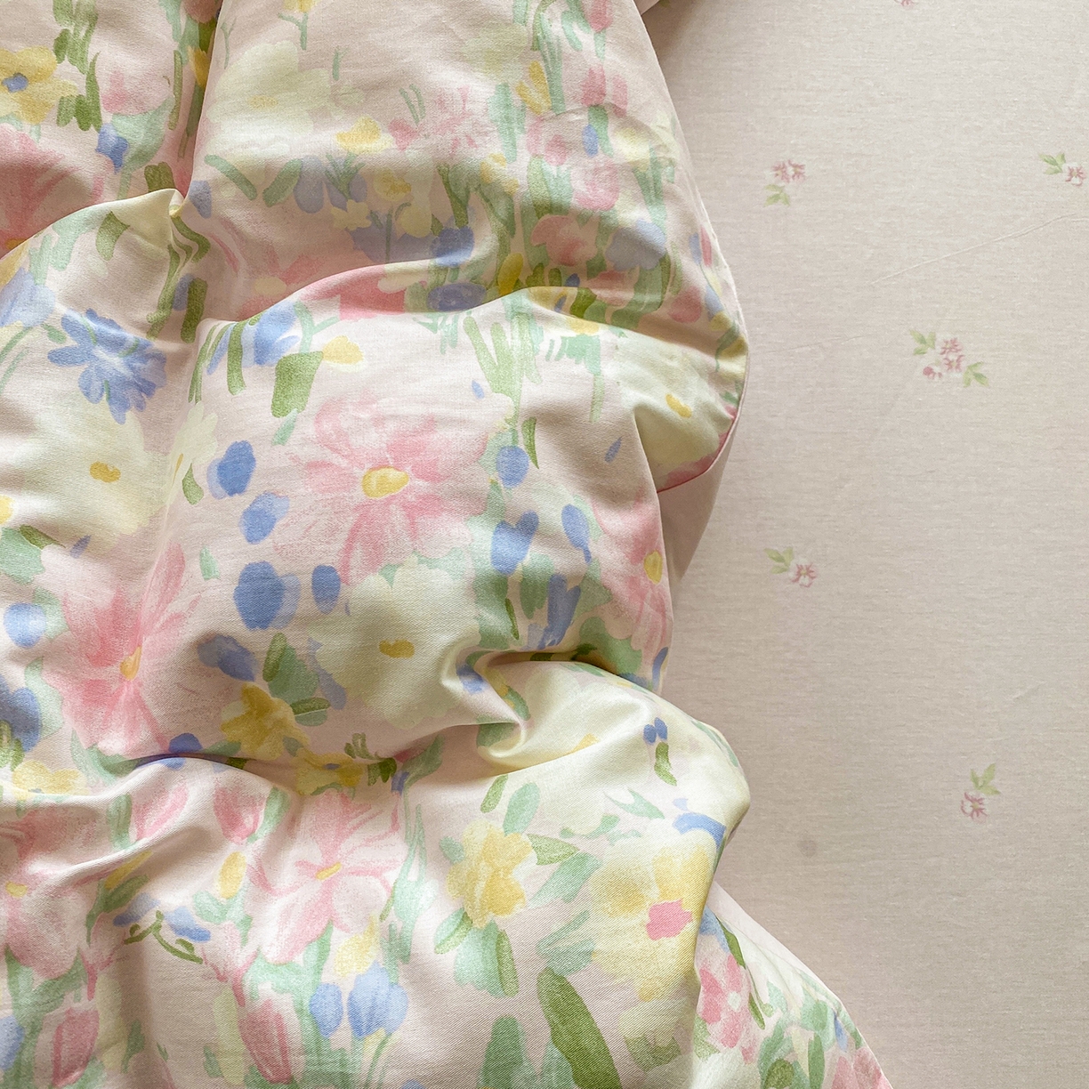 91家纺网 家纺一手货源 找家纺 钰锦铂2026新款直播爆款全棉四件套13070吊边床单一字绣印花纯棉三件套四件套 浣溪沙-粉