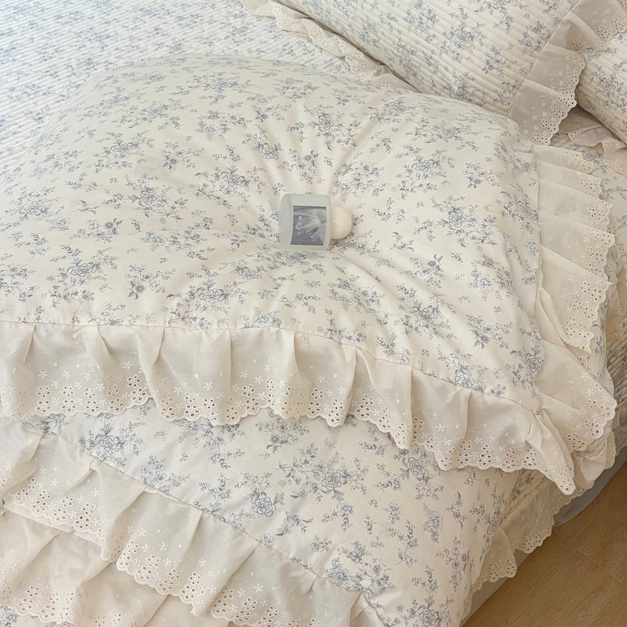 91家纺网 家纺一手货源 找家纺 满座家居 2026新款法式纯棉花边全棉床盖四件套小碎花田园风 南枝