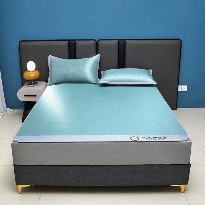 91家纺网 家纺一手货源 找家纺 铺尚美家纺 2026 新款A类复合加厚三明治抗菌碳光冰丝席子凉席三件套 抗菌碳光水丝席床笠款-水绿