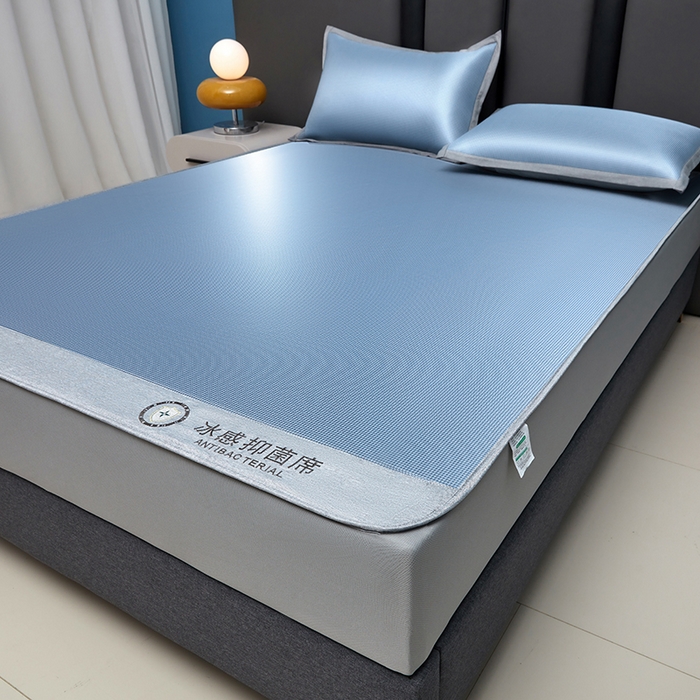 91家纺网 家纺一手货源 找家纺 铺尚美家纺 2026 新款A类复合加厚三明治抗菌碳光冰丝席子凉席三件套 抗菌碳光水丝席床笠款-天蓝