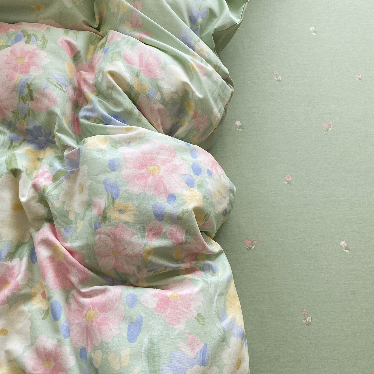 91家纺网 家纺一手货源 找家纺 钰锦铂2026新款直播爆款全棉四件套13070吊边床单一字绣印花纯棉三件套四件套 浣溪沙-绿