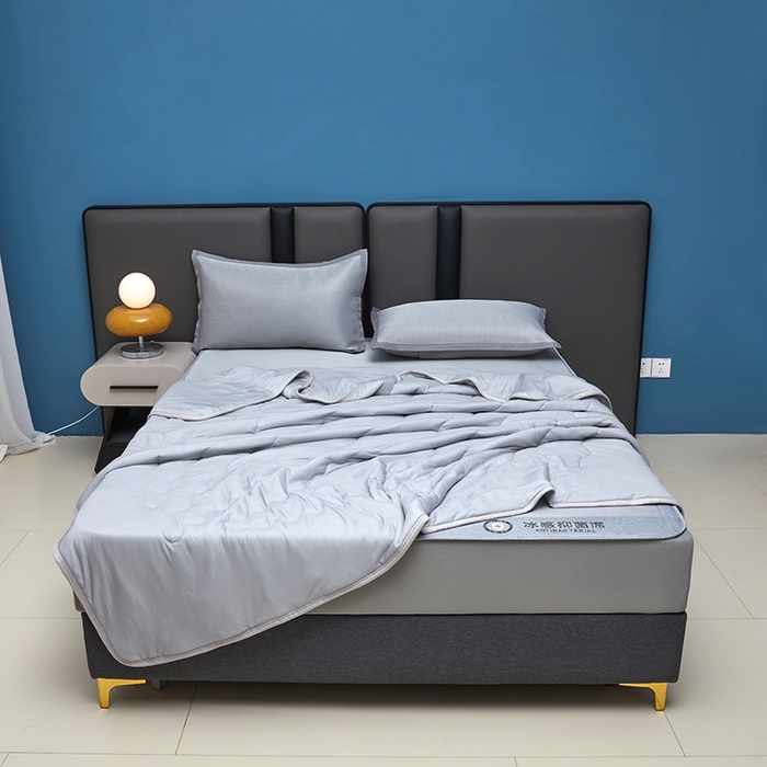 91家纺网 家纺一手货源 找家纺 铺尚美家纺 2026 新款A类复合加厚三明治抗菌碳光冰丝席子凉席三件套 抗菌碳光水丝席床笠款-绅士灰