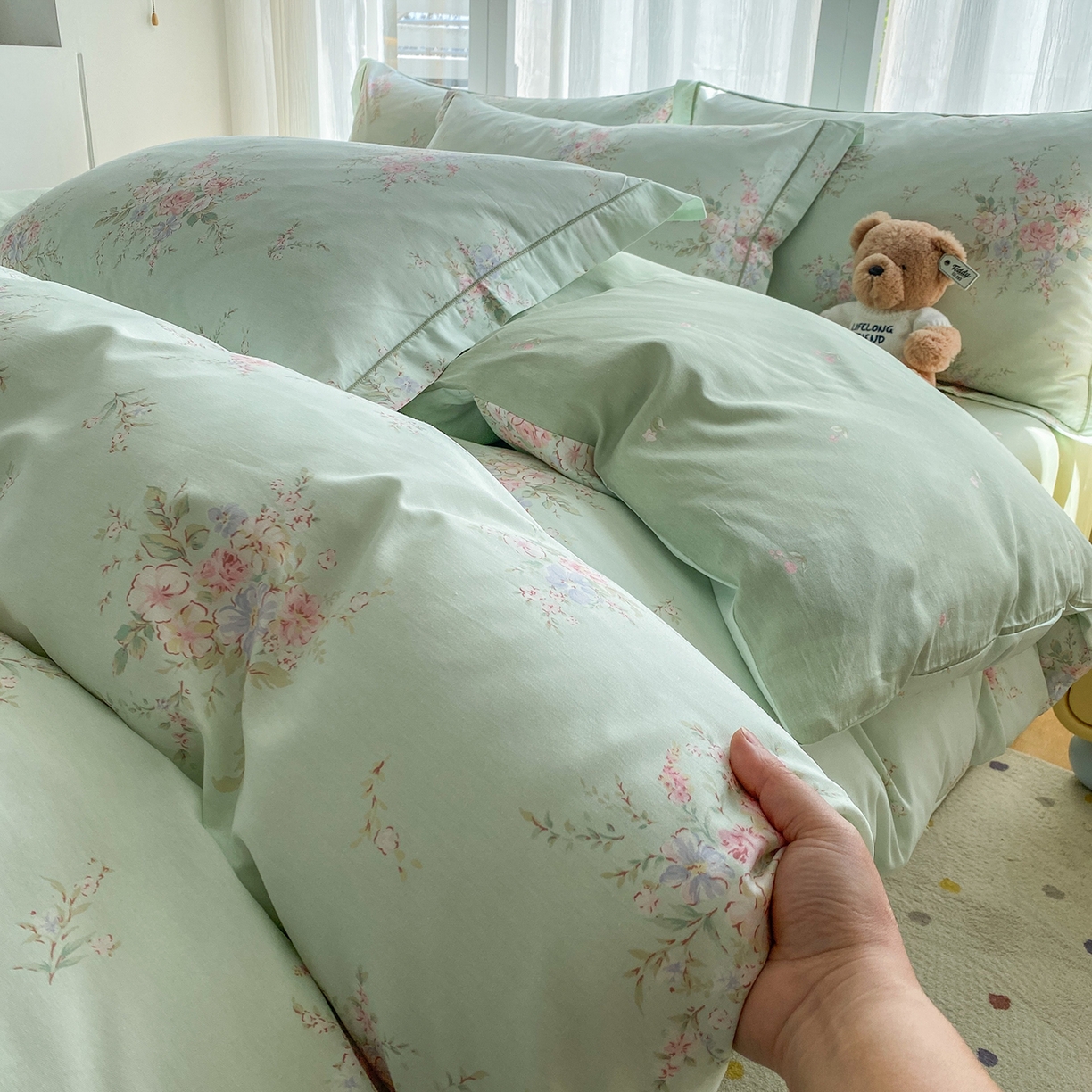 91家纺网 家纺一手货源 找家纺 钰锦铂2026新款直播爆款全棉四件套13070吊边床单一字绣印花纯棉三件套四件套 江南小调—绿