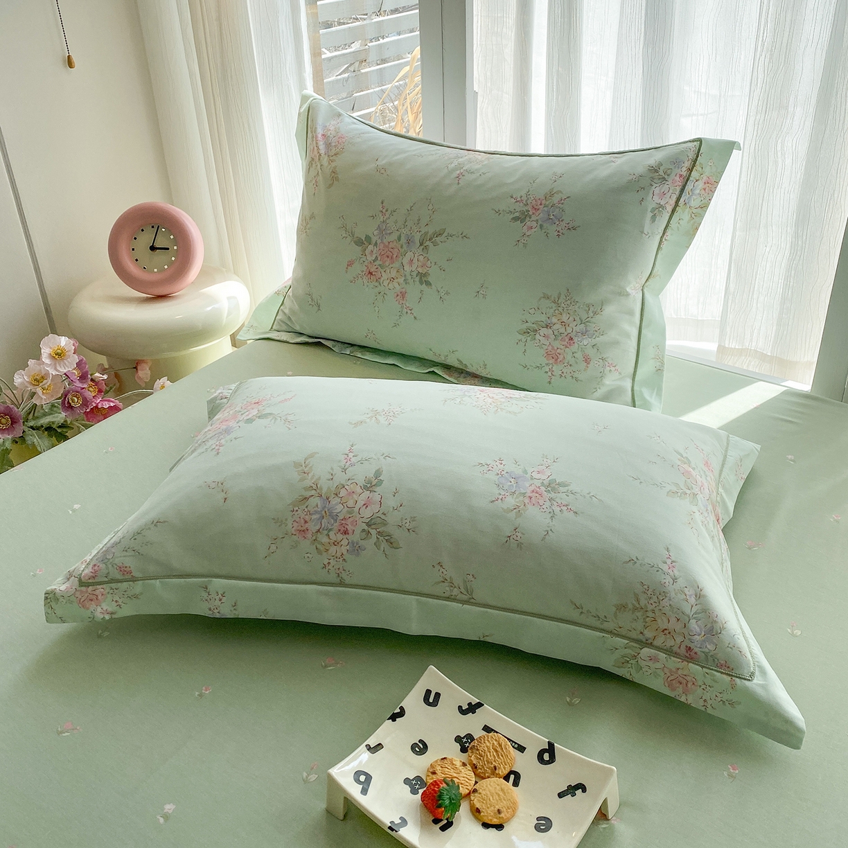 91家纺网 家纺一手货源 找家纺 钰锦铂2026新款直播爆款全棉四件套13070吊边床单一字绣印花纯棉三件套四件套 江南小调—绿