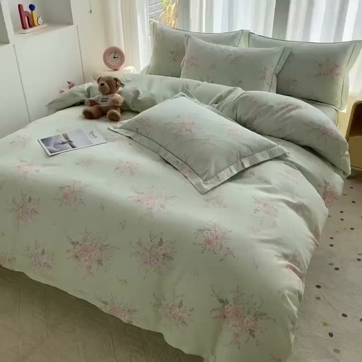 91家纺网 家纺一手货源 找家纺 钰锦铂2026新款直播爆款全棉四件套13070吊边床单一字绣印花纯棉三件套四件套 江南小调—绿