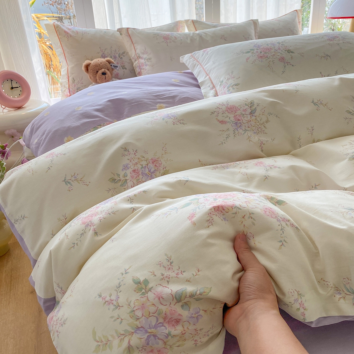 91家纺网 家纺一手货源 找家纺 钰锦铂2026新款直播爆款全棉四件套13070吊边床单一字绣印花纯棉三件套四件套 江南小调-米