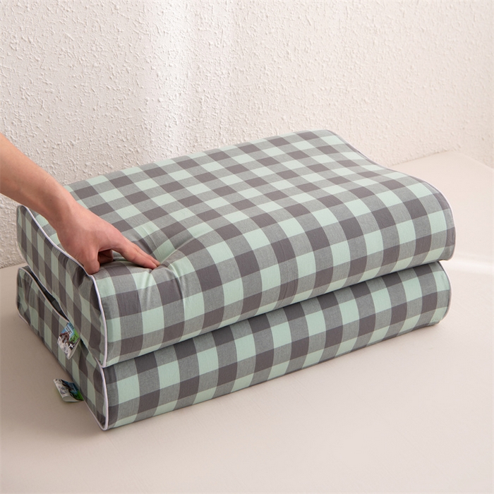 91家纺网 家纺一手货源 找家纺 仁宇枕业 2026新款全棉色织水洗棉儿童乳胶枕中老年成人乳胶枕头枕芯 无印风乳胶枕-灰绿大格