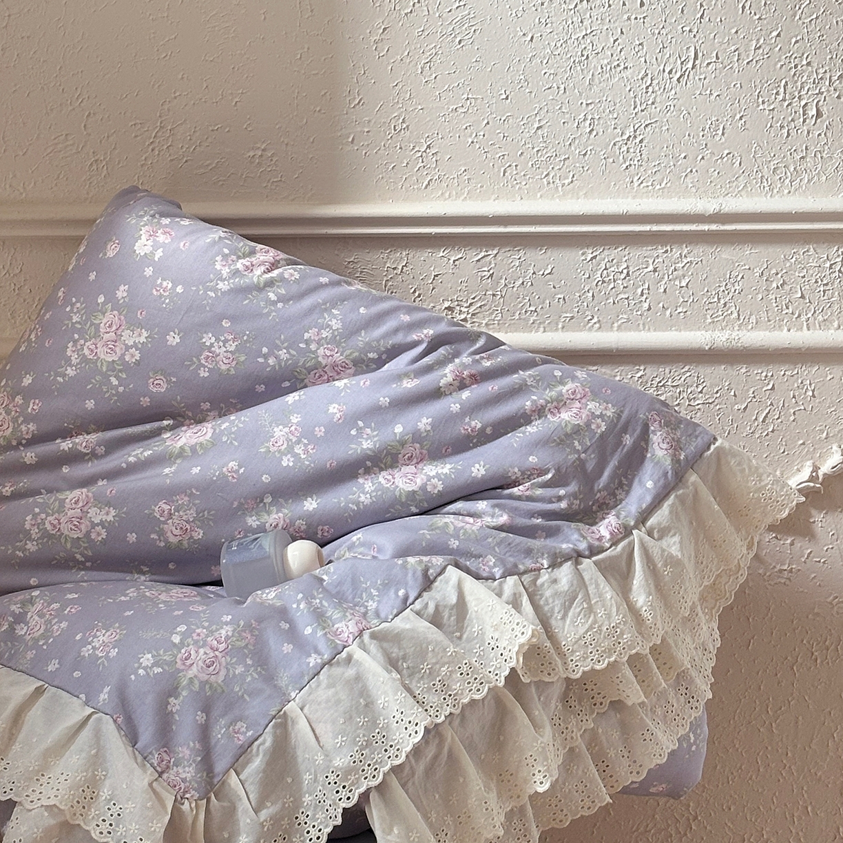 91家纺网 家纺一手货源 找家纺 满座家居 2026新款法式纯棉花边全棉床盖四件套小碎花田园风 紫韵