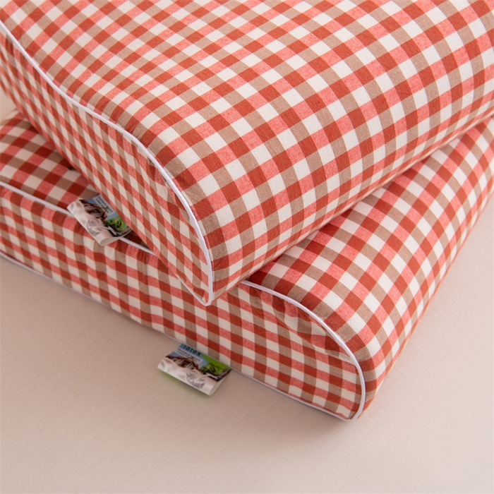 91家纺网 家纺一手货源 找家纺 仁宇枕业 2026新款全棉色织水洗棉儿童乳胶枕中老年成人乳胶枕头枕芯 无印风乳胶枕-蜜粉小格