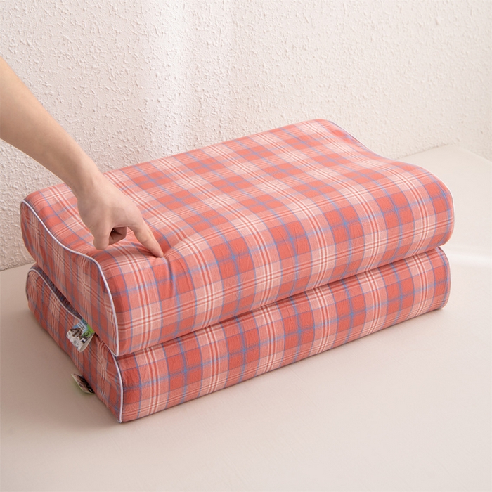 91家纺网 家纺一手货源 找家纺 仁宇枕业 2026新款全棉色织水洗棉儿童乳胶枕中老年成人乳胶枕头枕芯 无印风乳胶枕-红粉大格