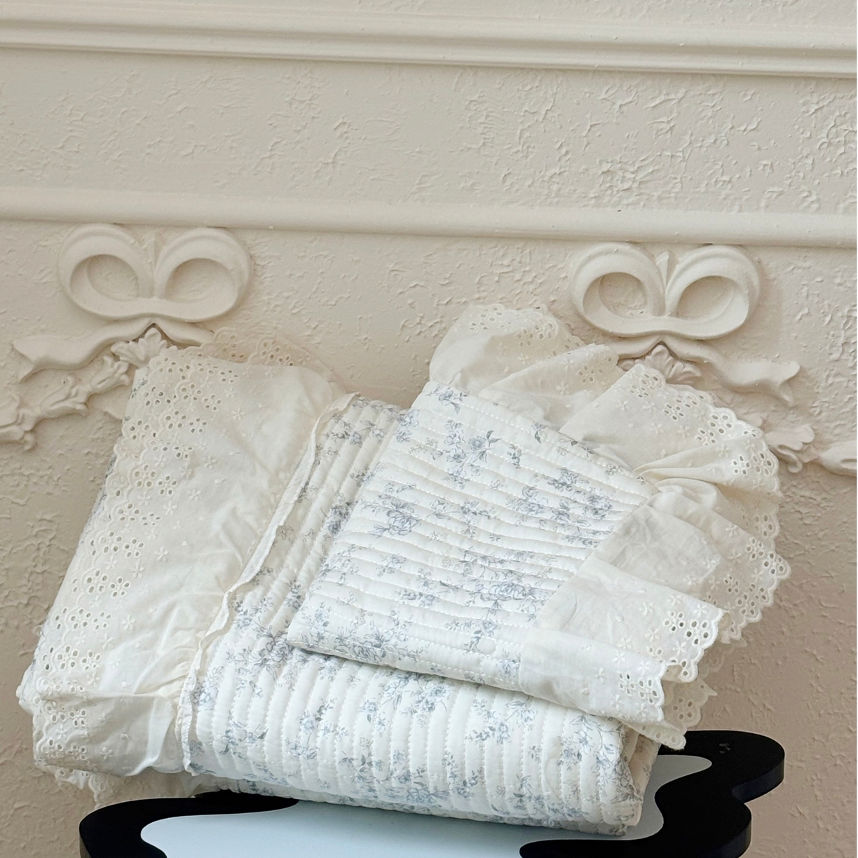 91家纺网 家纺一手货源 找家纺 满座家居 2026新款法式纯棉花边全棉床盖四件套小碎花田园风 南枝