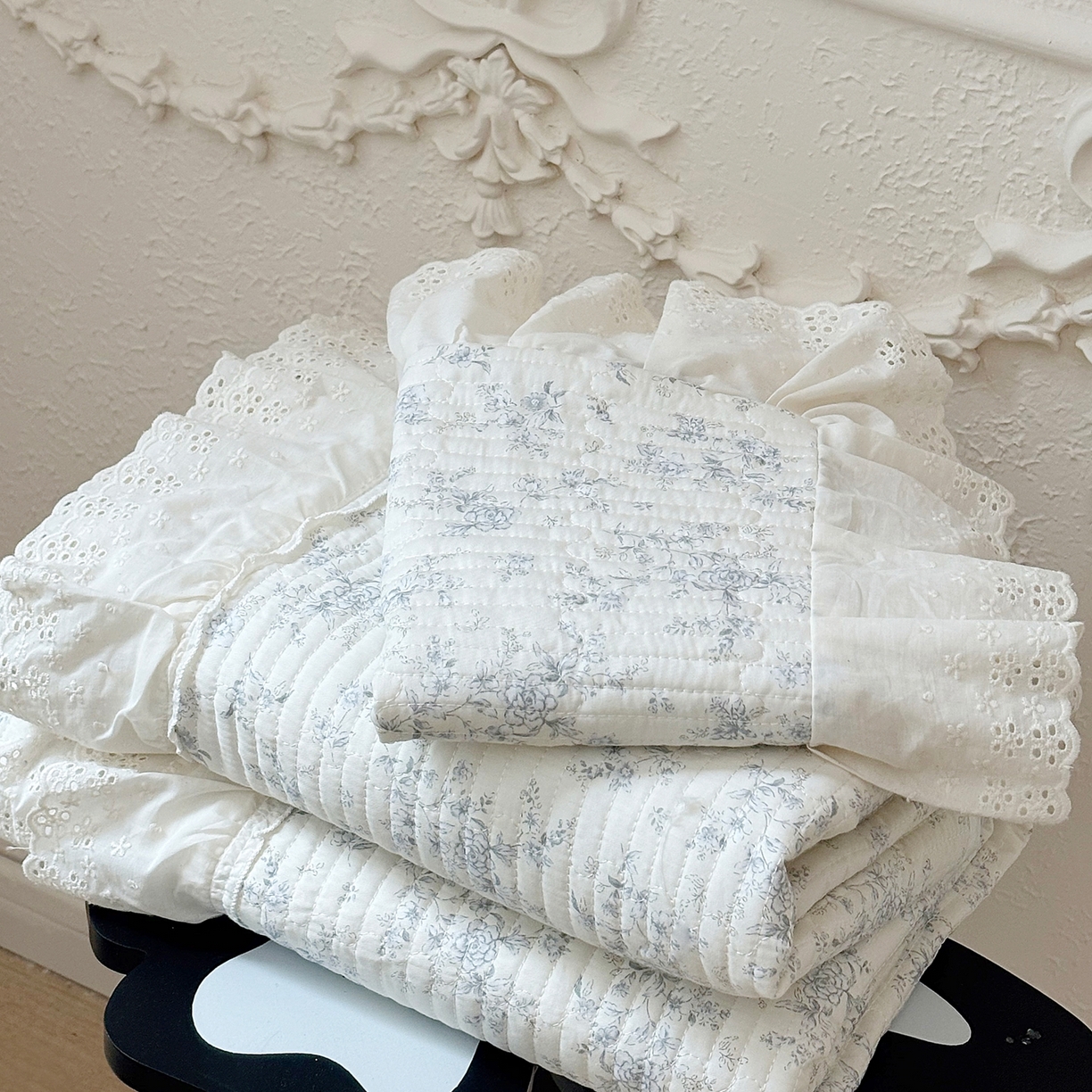 91家纺网 家纺一手货源 找家纺 满座家居 2026新款法式纯棉花边全棉床盖四件套小碎花田园风 南枝