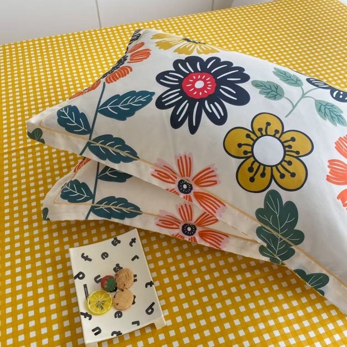 91家纺网 家纺一手货源 找家纺 钰锦铂2026新款直播爆款全棉四件套13070吊边床单一字绣印花纯棉三件套四件套 暖阳朵朵