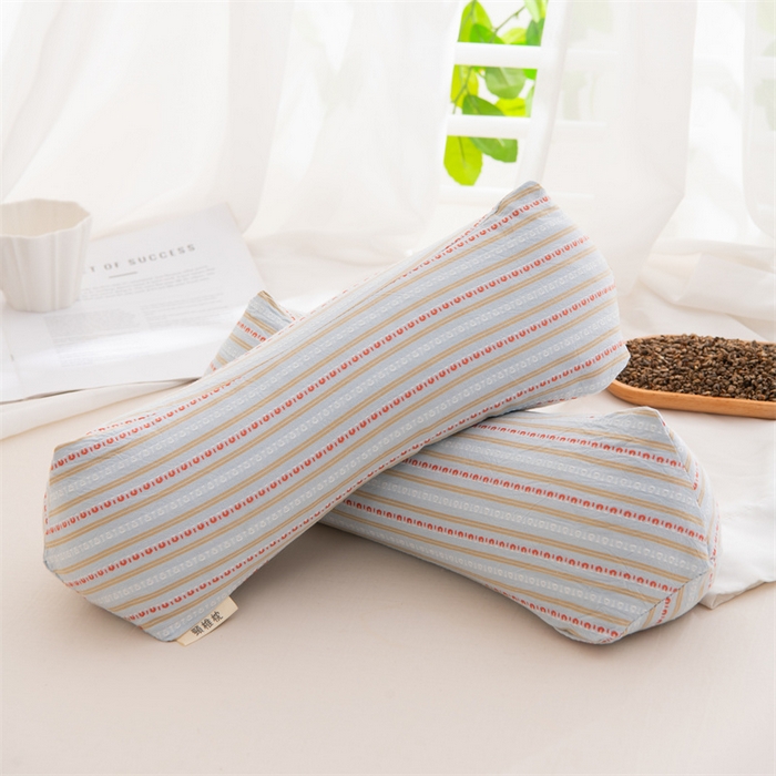 91家纺网 家纺一手货源 找家纺 仁宇枕业 2026新款全棉提花水洗棉条纹三角菱形荞麦护颈椎枕枕头枕芯 条纹三角荞麦枕-浅蓝色