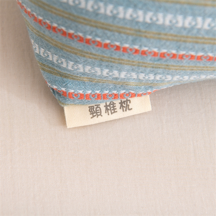 91家纺网 家纺一手货源 找家纺 仁宇枕业 2026新款全棉提花水洗棉条纹三角菱形荞麦护颈椎枕枕头枕芯 条纹三角荞麦枕-深蓝色