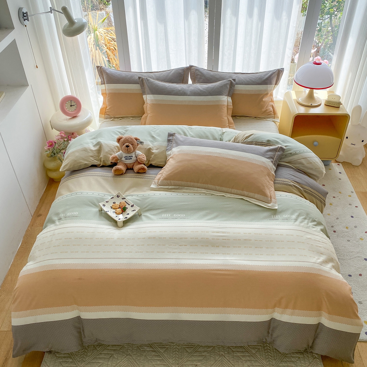 91家纺网 家纺一手货源 找家纺 钰锦铂2026新款直播爆款全棉四件套13070吊边床单一字绣印花纯棉三件套四件套 晴空月半—桔