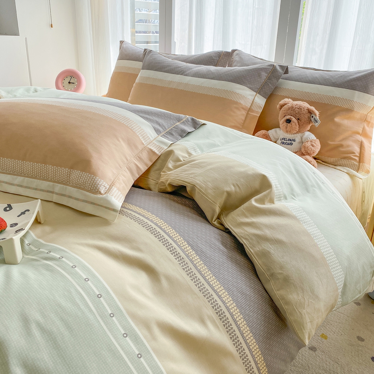 91家纺网 家纺一手货源 找家纺 钰锦铂2026新款直播爆款全棉四件套13070吊边床单一字绣印花纯棉三件套四件套 晴空月半—桔