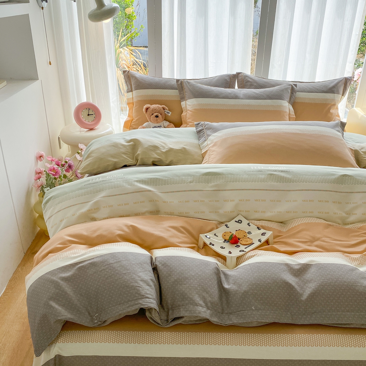 91家纺网 家纺一手货源 找家纺 钰锦铂2026新款直播爆款全棉四件套13070吊边床单一字绣印花纯棉三件套四件套 晴空月半—桔