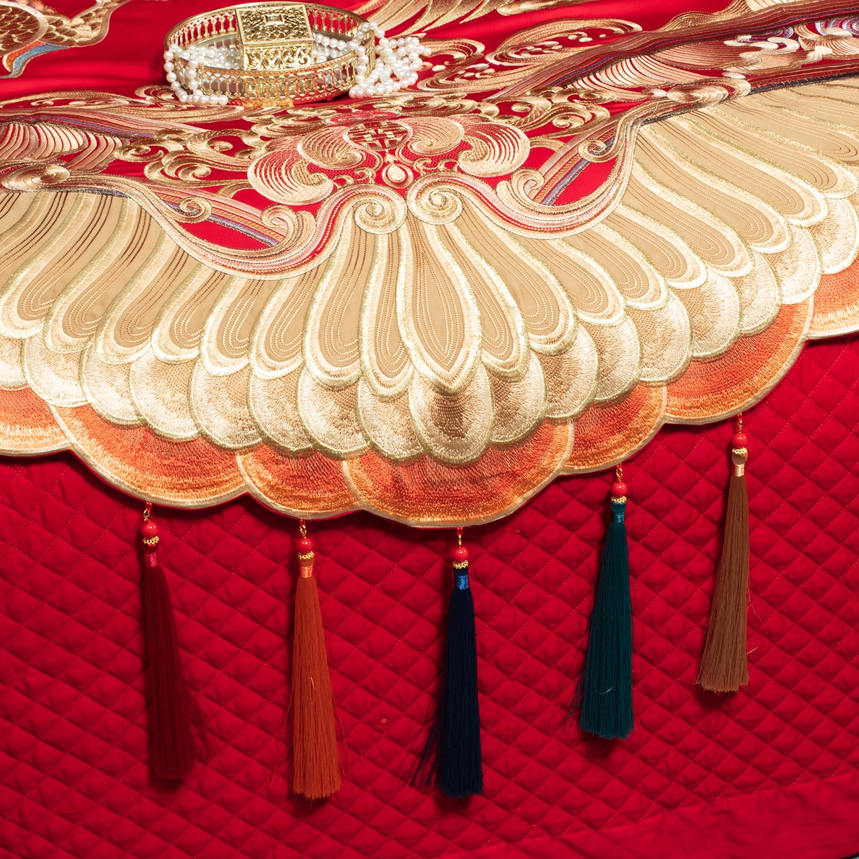 91家纺网 家纺一手货源 找家纺 柏拉图 2026新款100s长绒棉纯棉贡缎提花重工艺刺绣婚庆四件套多件套