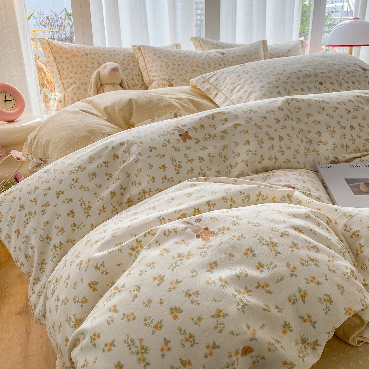 91家纺网 家纺一手货源 找家纺 钰锦铂2026新款直播爆款全棉四件套13070吊边床单一字绣印花纯棉三件套四件套 兔兔-咖