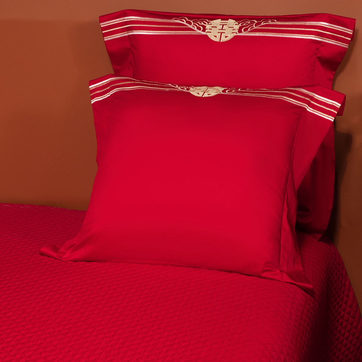 91家纺网 家纺一手货源 找家纺 柏拉图 2026新款100s长绒棉纯棉贡缎提花重工艺刺绣婚庆四件套多件套 九五至尊