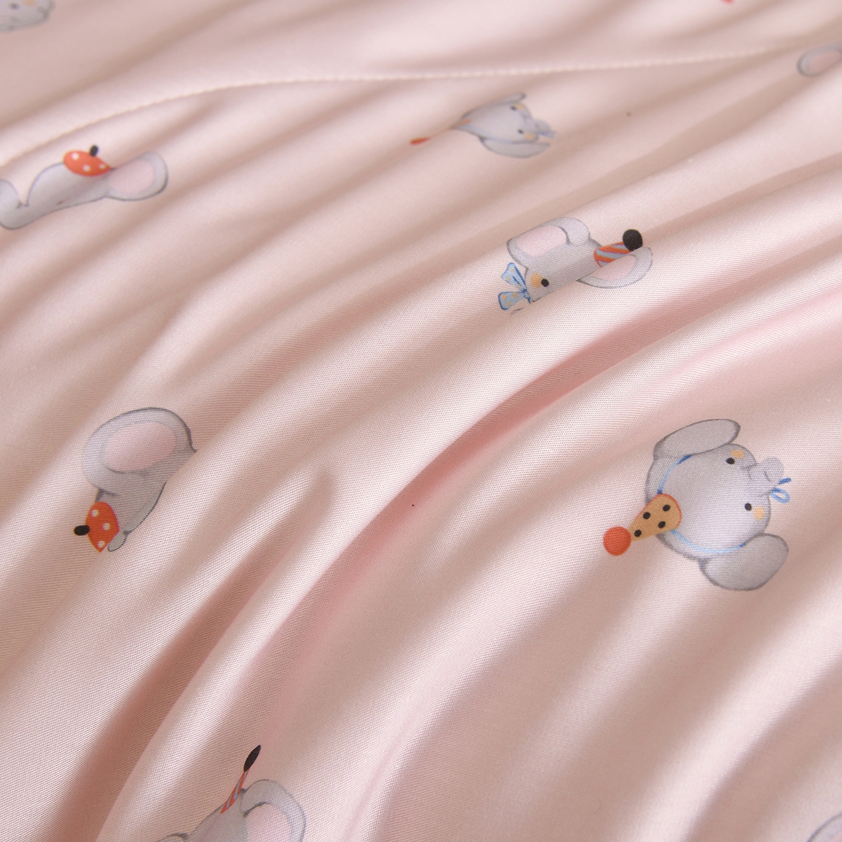 91家纺网 家纺一手货源 找家纺 金艾草 2026新款莫代尔天丝印花夏被床盖四件套三件套 粉色-小象