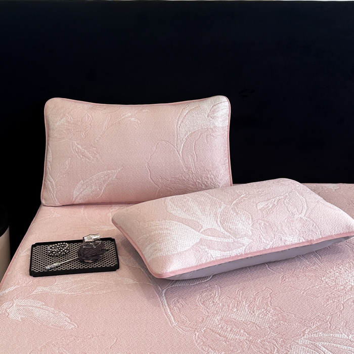 91家纺网 家纺一手货源 找家纺 布柔 2026新款PE床笠床裙凉席中分子双面提花复合凉豆豆软席二合一可机洗 花韵粉