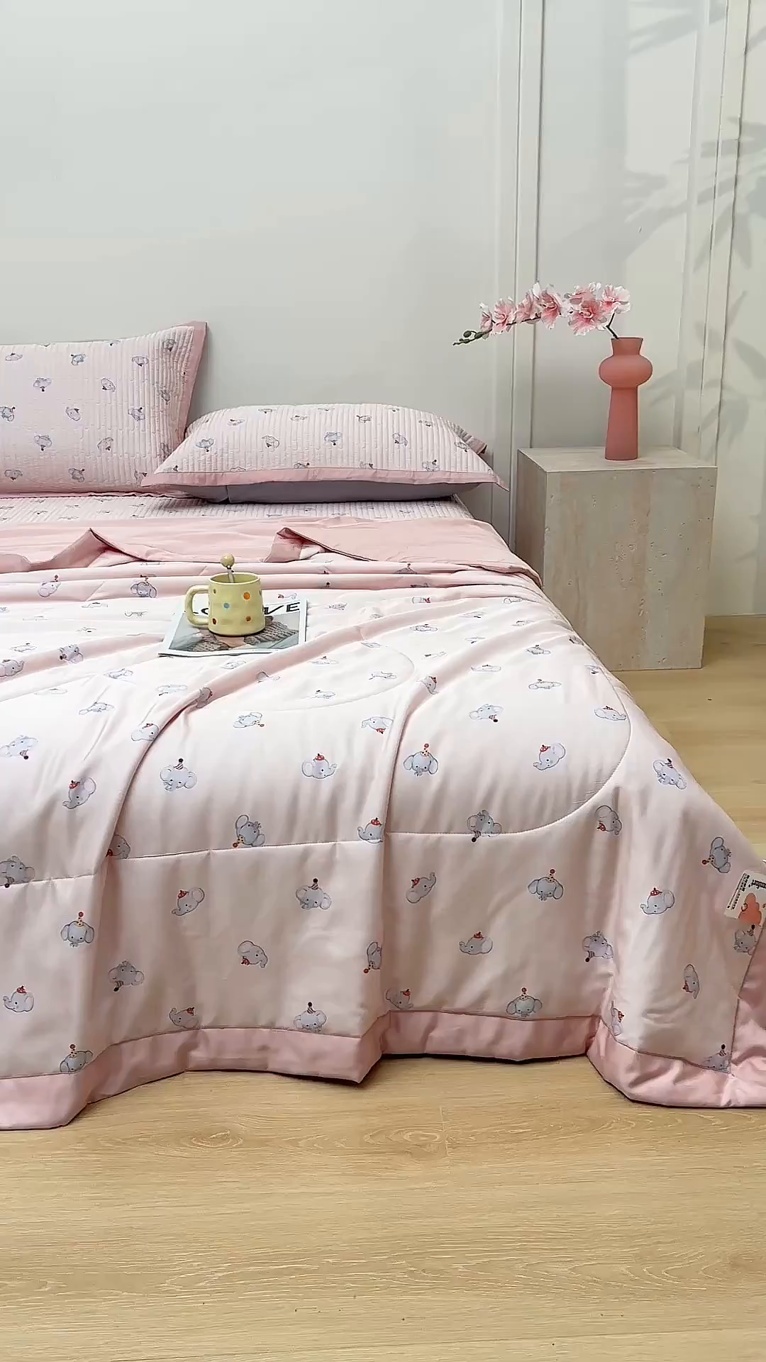 91家纺网 家纺一手货源 找家纺 金艾草 2026新款莫代尔天丝印花夏被床盖四件套三件套 粉色-小象