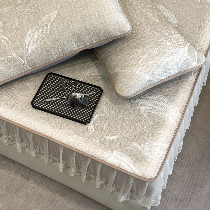 91家纺网 家纺一手货源 找家纺 布柔 2026新款PE床笠床裙凉席中分子双面提花复合凉豆豆软席二合一可机洗 花韵驼